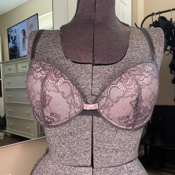 Marilyn Monroe Padded Bra - Picture 1 of 3